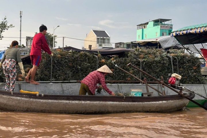 Can Tho: Floating Market, Canals & Rice Noodle Workshop