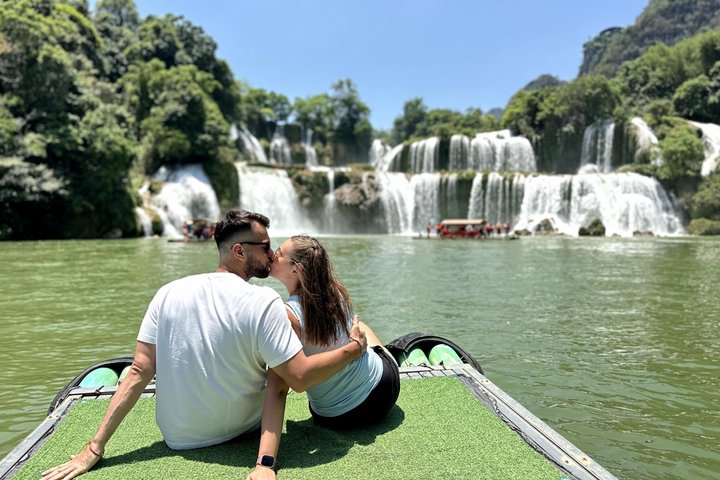 Cao Bang: Ban Gioc Waterfall Day Tour & Local Experiences