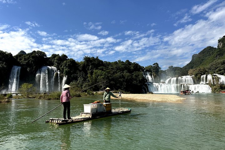 Cao Bang: Ban Gioc Waterfall Day Tour & Local Experiences