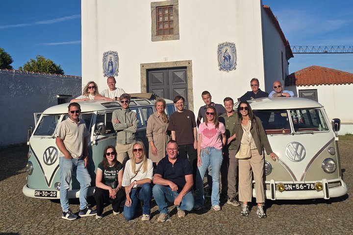 Porto: Private Vintage VW Kombi Tour with Open Roof (2-8 People)