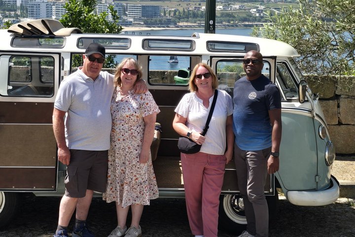 Porto: Private Vintage VW Kombi Tour with Open Roof (2-8 People)