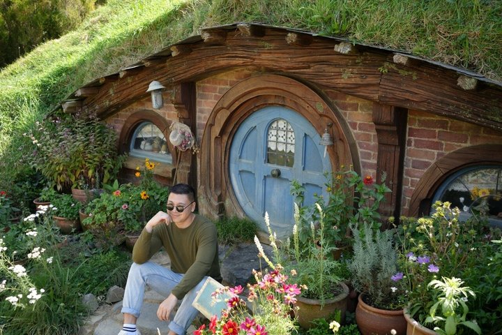 Hobbiton & Rotorua including Waiotapu Day Tour from Auckland