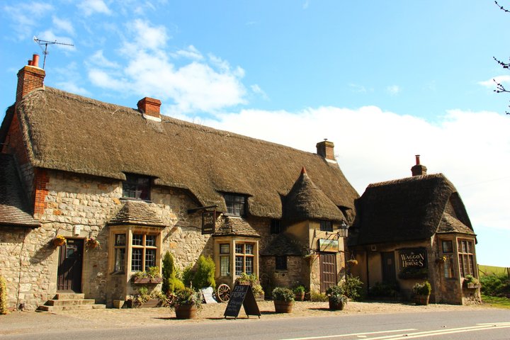 Private Cotswolds Day Tour: Small-Group Luxury in a Mercedes