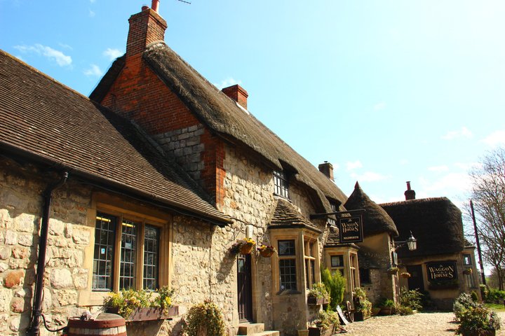 Private Cotswolds Day Tour: Small-Group Luxury in a Mercedes