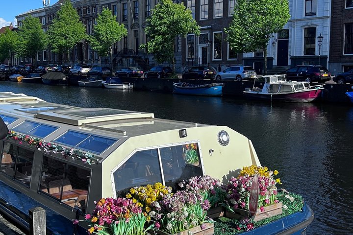 Haarlem Smoke Cruise: 420 Friendly & Drinks - Local Culture Tour
