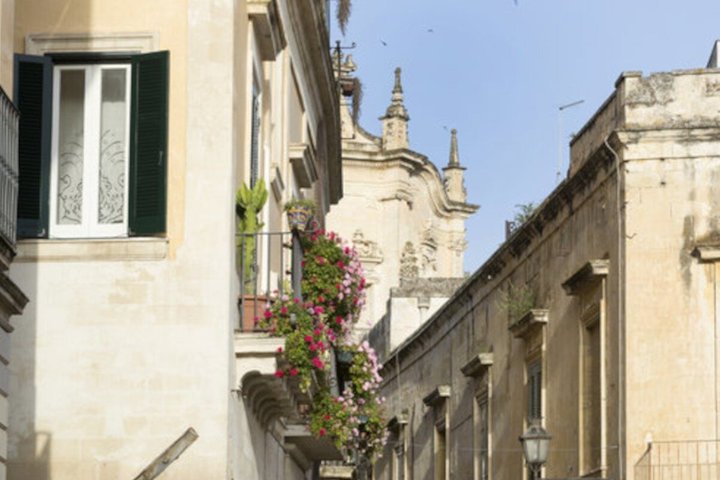 Tour of Lecce with a visit to the basement of the ancient synagogue