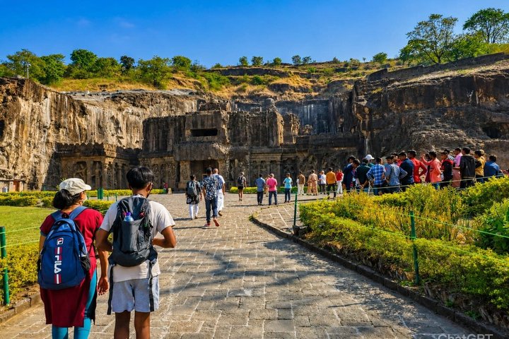 Private Ajanta Ellora Guided Day Tour with Skip-the-Line Entry