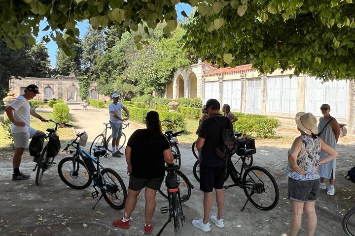Unusual Guided Electric Bike Tour of Montpellier