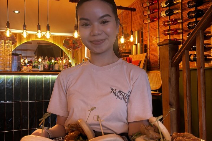 Chester Food Tour: Unique Food With Drinks & Sightseeing