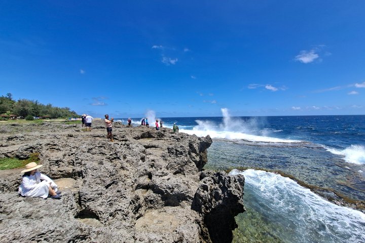 Tongatapu Highlights Tour from Royal Sites to Coastal Wonders