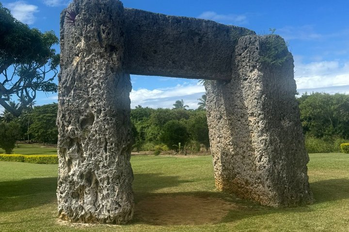 Tongatapu Highlights Tour from Royal Sites to Coastal Wonders