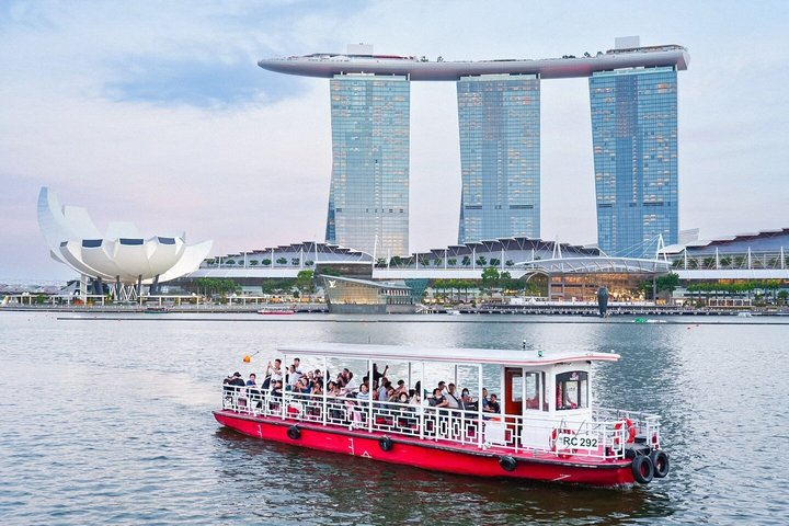 Singapore River Cruise and 2 Must-see Water Light Shows