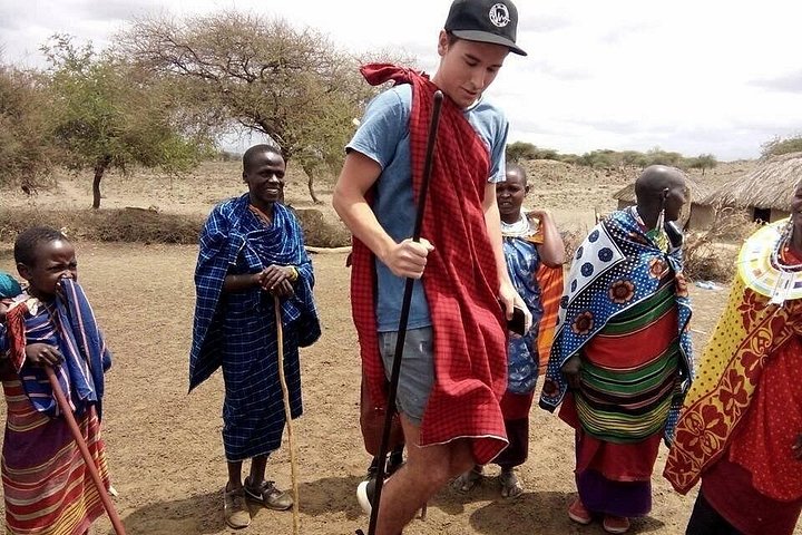 1 Day Trip to Serval Wildlife Sanctuary and Maasai village tour