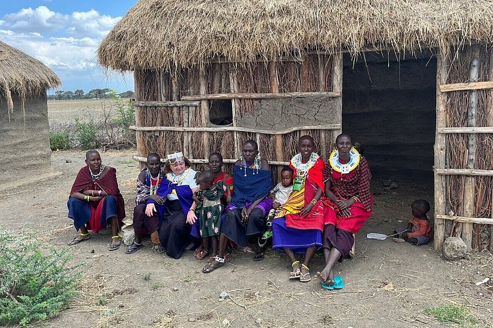 1 Day Trip to Serval Wildlife Sanctuary and Maasai village tour