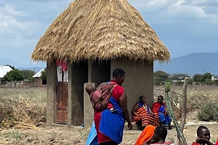 1 Day Trip to Serval Wildlife Sanctuary and Maasai village tour