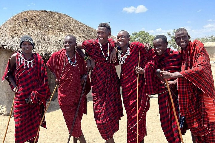 1 Day Trip to Serval Wildlife Sanctuary and Maasai village tour