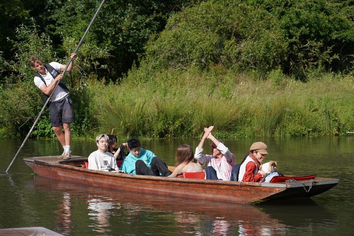 Cambridge Student-Led Shared Punting Tour (English or Chinese)