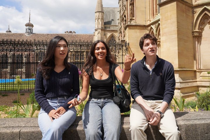 Cambridge Walking and Punting Shared Combined Tour