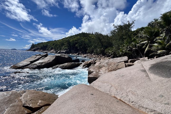 Private Airport , Hotel and ferry Transfer in Seychelles