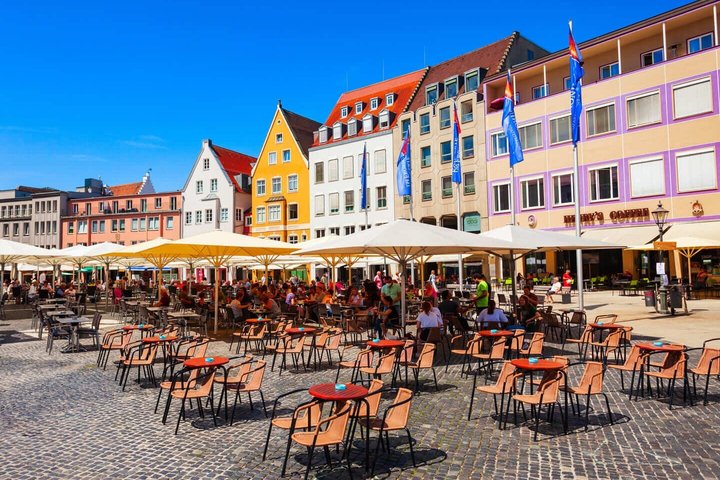 Hello Augsburg: Private 2-Hour Intro City Walk with Local Guide