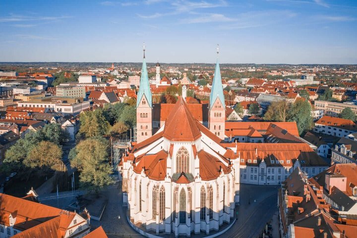 Hello Augsburg: Private 2-Hour Intro City Walk with Local Guide