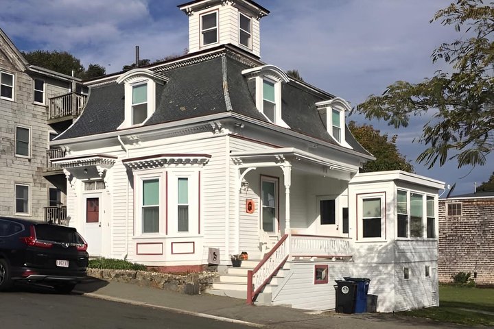 The Official "Hocus Pocus" Movie Locations Tour of Salem