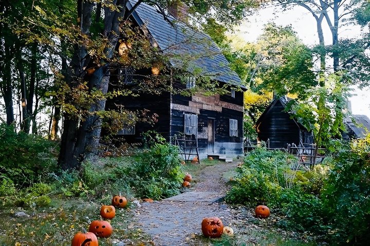 The Official "Hocus Pocus" Movie Locations Tour of Salem