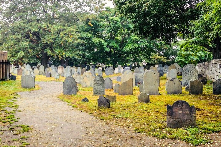 The Official "Hocus Pocus" Movie Locations Tour of Salem