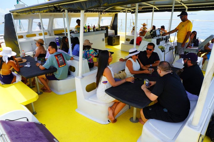 All-inclusive 8-hour catamaran tour to Isla Taboga from Panama City