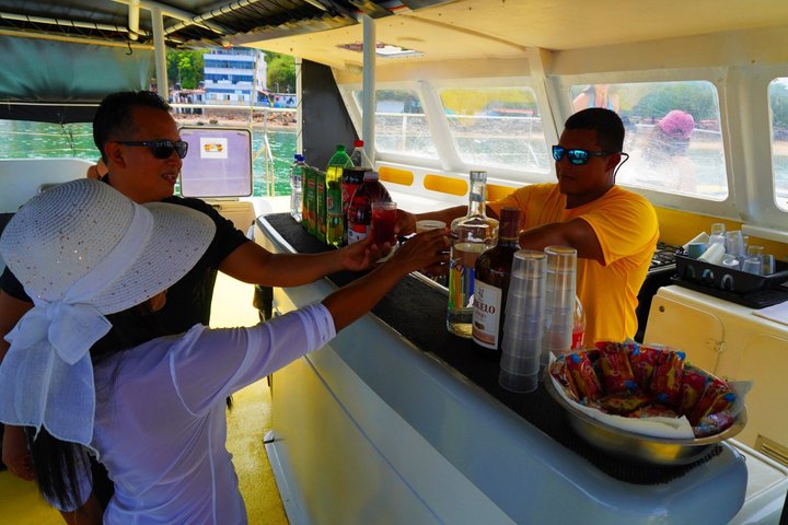 All-inclusive 8-hour catamaran tour to Isla Taboga from Panama City