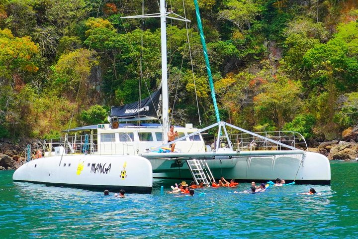 All-inclusive 8-hour catamaran tour to Isla Taboga from Panama City