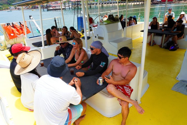 All-inclusive 8-hour catamaran tour to Isla Taboga from Panama City