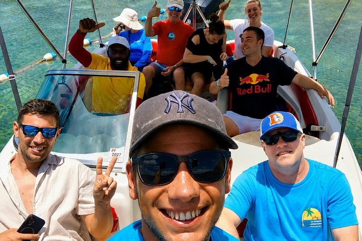 FANTASTIC Green Island and Sea Turtles - Half Day share boat trip