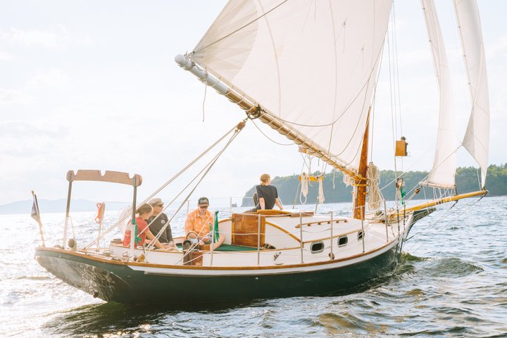 Private Daytime Sailing Cruise on Lake Champlain (6 Passengers)