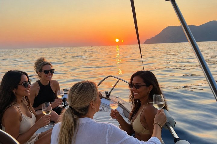 Private Sunset Boat Tour with Aperitif in Portofino Gulf