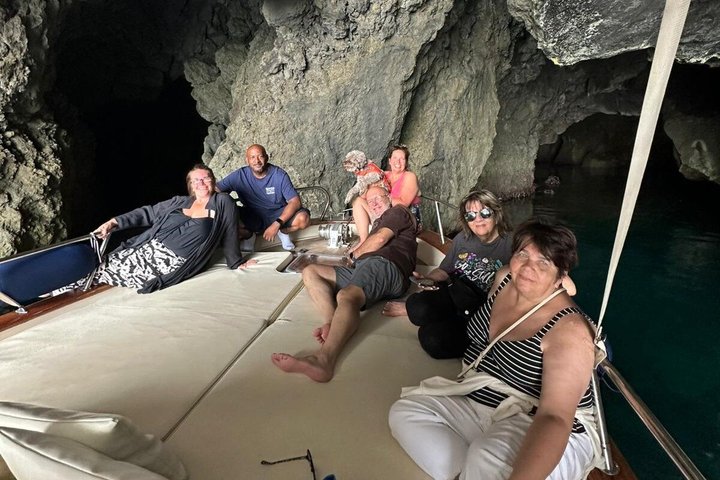 Private boat tour of Ischia and/or Procida