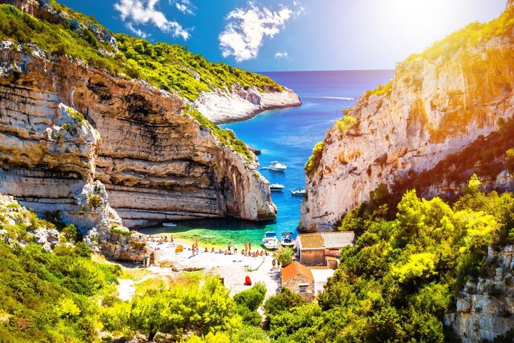 Private tour from Hvar Blue cave & paklinski islands