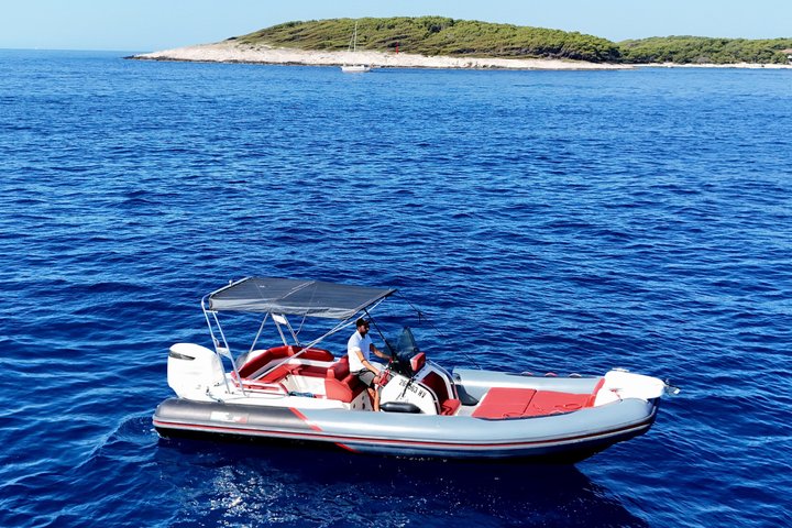 Private tour from Hvar Blue cave & paklinski islands