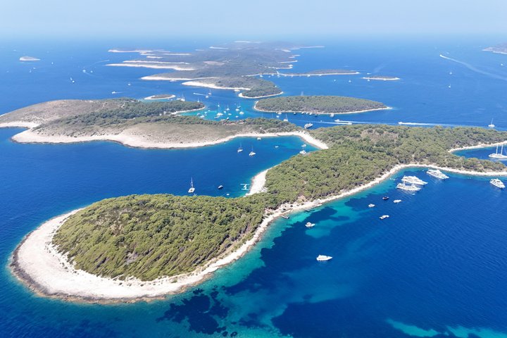 BLUE CAVE & 5 islands tour from Hvar
