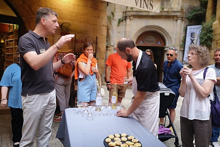 Sarlat Gourmet Tour and Market Visit