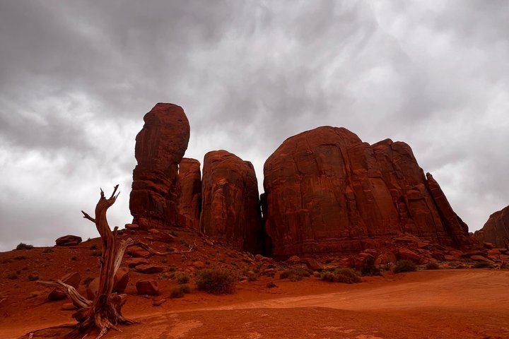 1.5 Hour Jeep Tour in Monument Valley