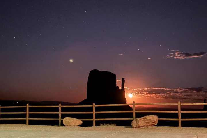 1.5 Hour Jeep Tour in Monument Valley