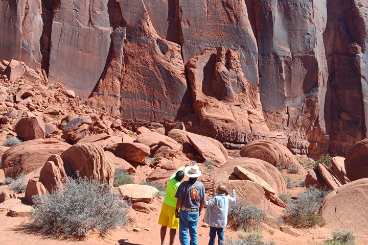 1.5 Hour Jeep Tour in Monument Valley