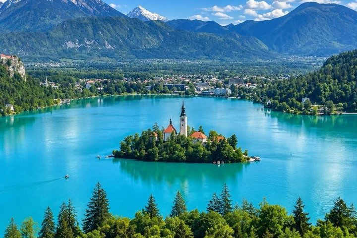 Lake Bled Small Group Day Trip from Ljubljana (Castle and Island)