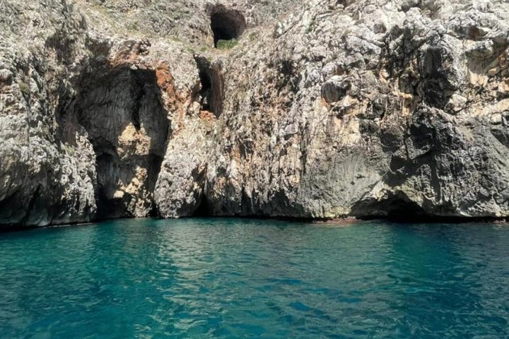 Private 3-hour boat tour to SANTA MARIA DI LEUCA