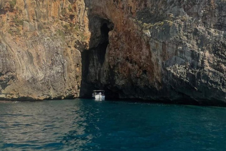 Private 3-hour boat tour to SANTA MARIA DI LEUCA