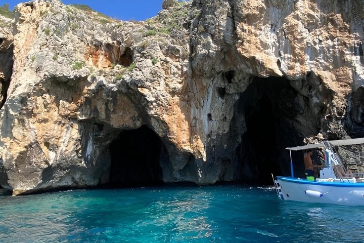 Private 3-hour boat tour to SANTA MARIA DI LEUCA