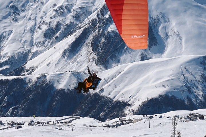 Cloudbase Paragliding in Gudauri, Georgia