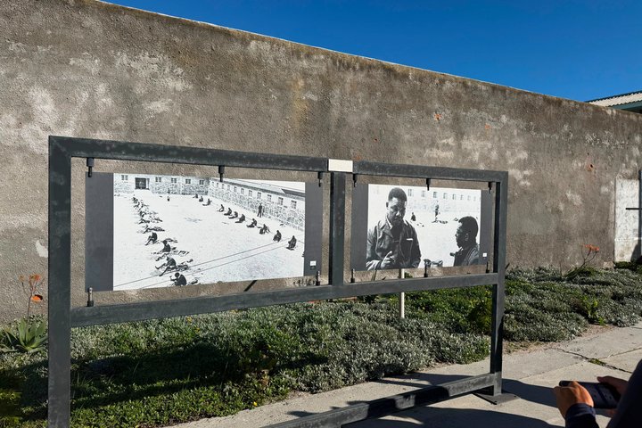 Robben Island Ferry Ticket &Guided Prison Tour with Pick-up& back