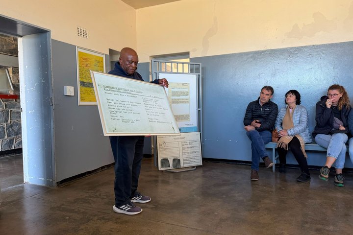 Robben Island Ferry Ticket &Guided Prison Tour with Pick-up& back